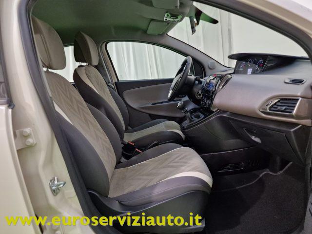 LANCIA Ypsilon 1.2 69 CV 5 porte Platinum