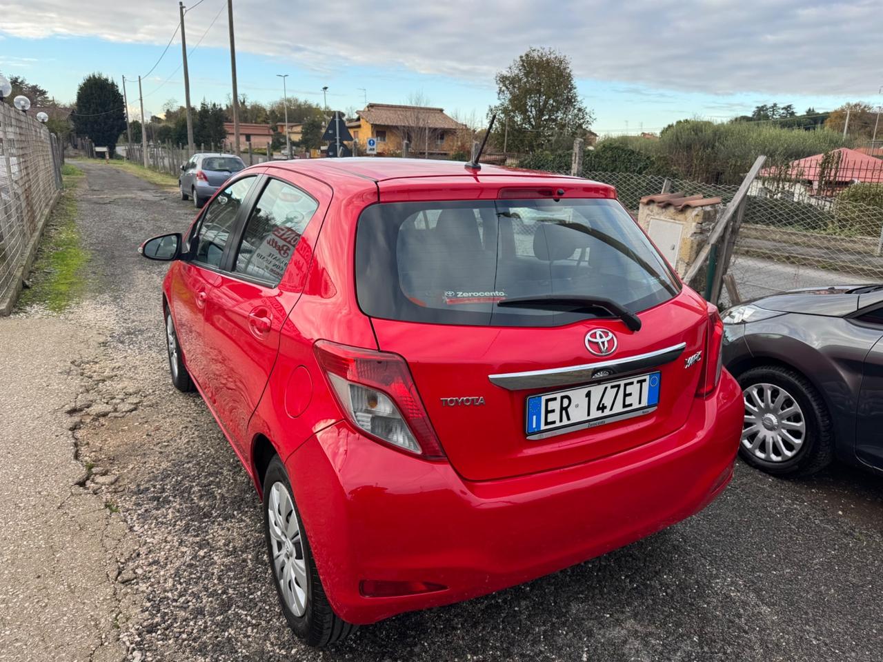 Toyota Yaris 1.0 5 porte Lounge NEOPATENTATI
