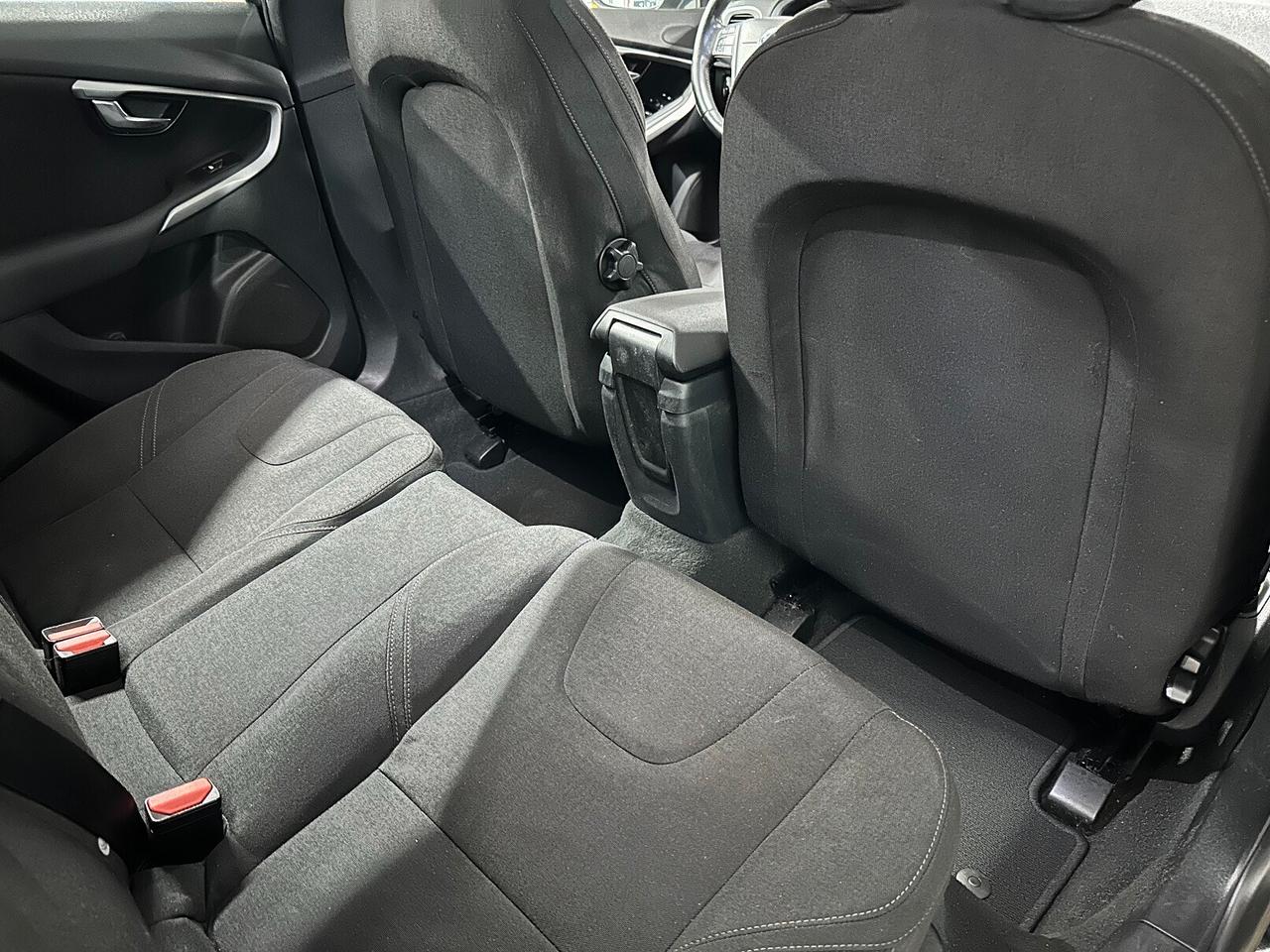 Volvo V40 1.6 D2 KINETIC - PER NEOPATENTATI