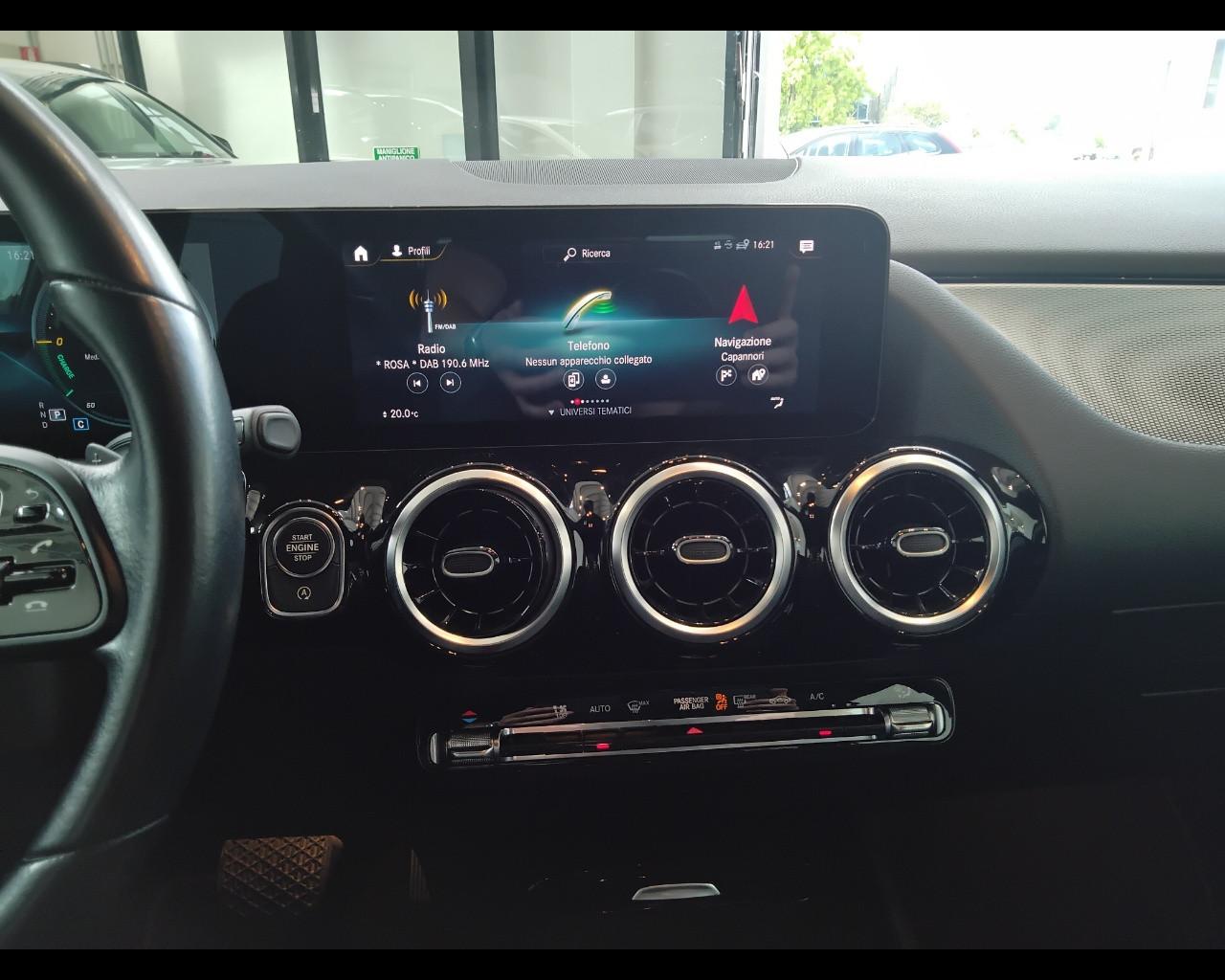 Mercedes-Benz GLA-H247 2020 - GLA 180 d Sport auto