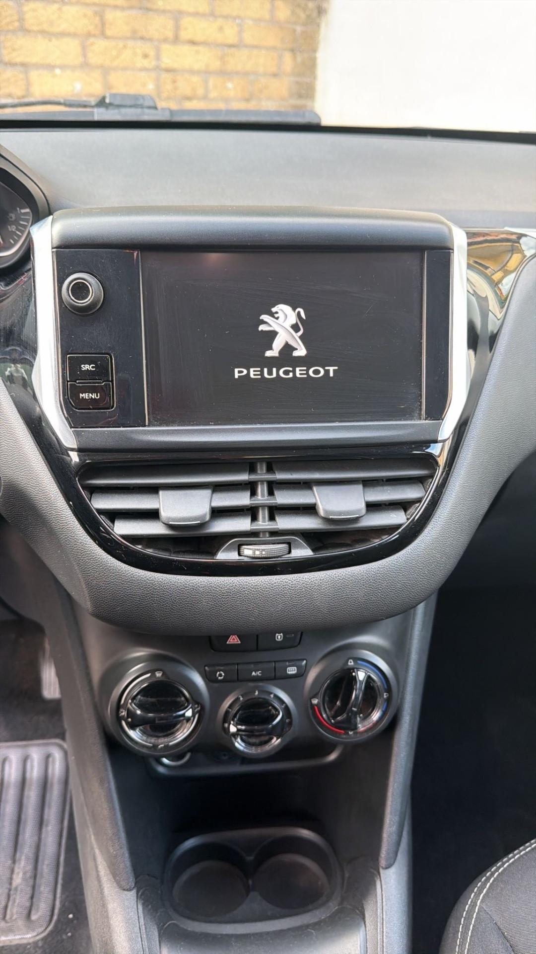 Peugeot 208 PureTech 82 5p. GPL Access