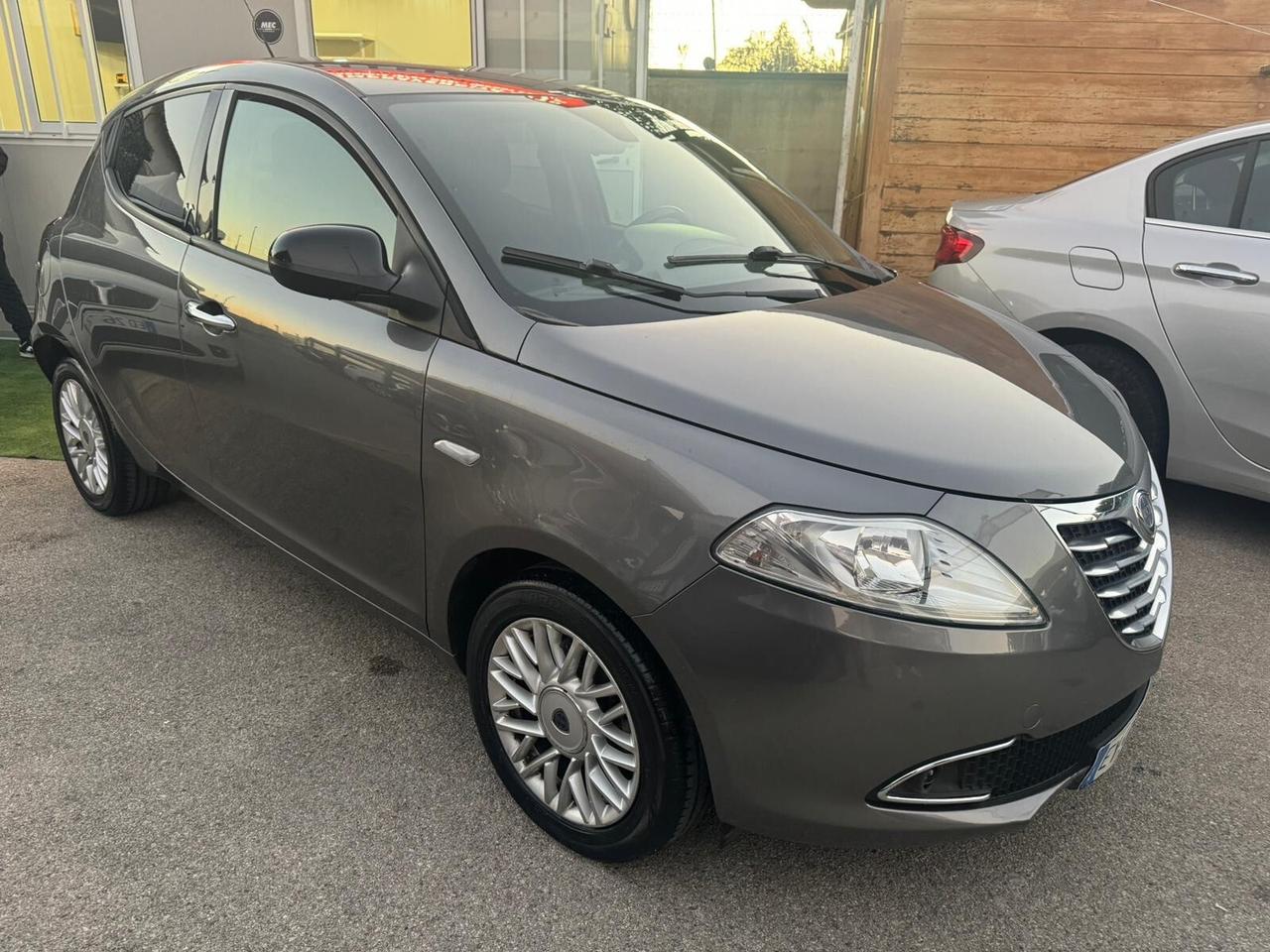 Lancia Ypsilon 1.3 95CV 2015 perfetta garanzia12