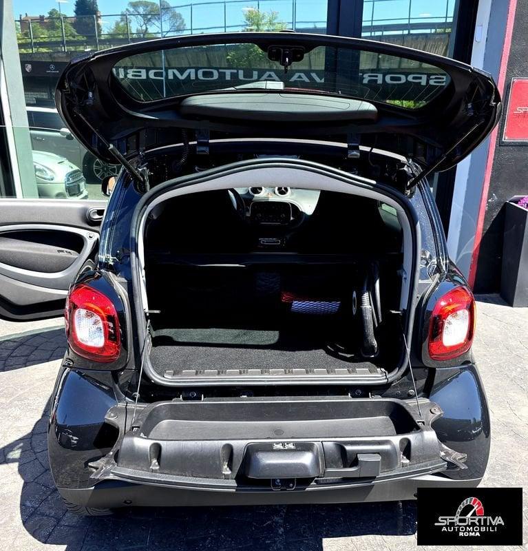 smart fortwo TOTAL BLACK UNIPRIO PARI AL NUOVO! EQ