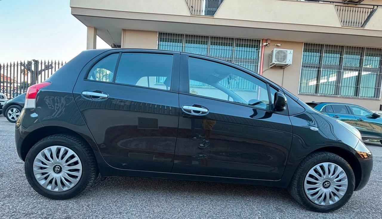 Toyota Yaris 1.0 5 porte Sol ANNO 2010