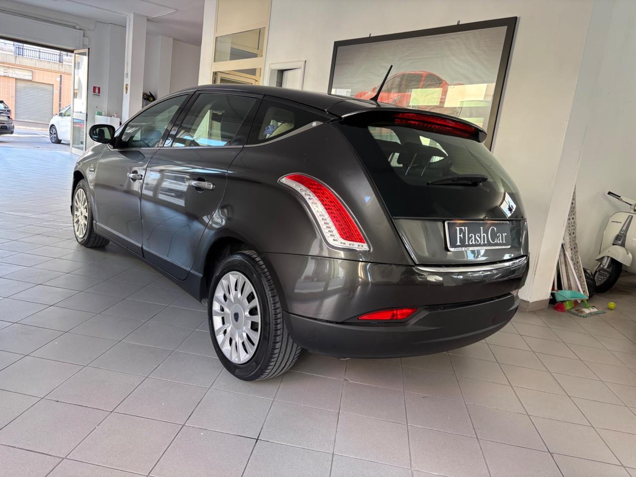 Lancia Delta 1.6 MJT DPF Argento