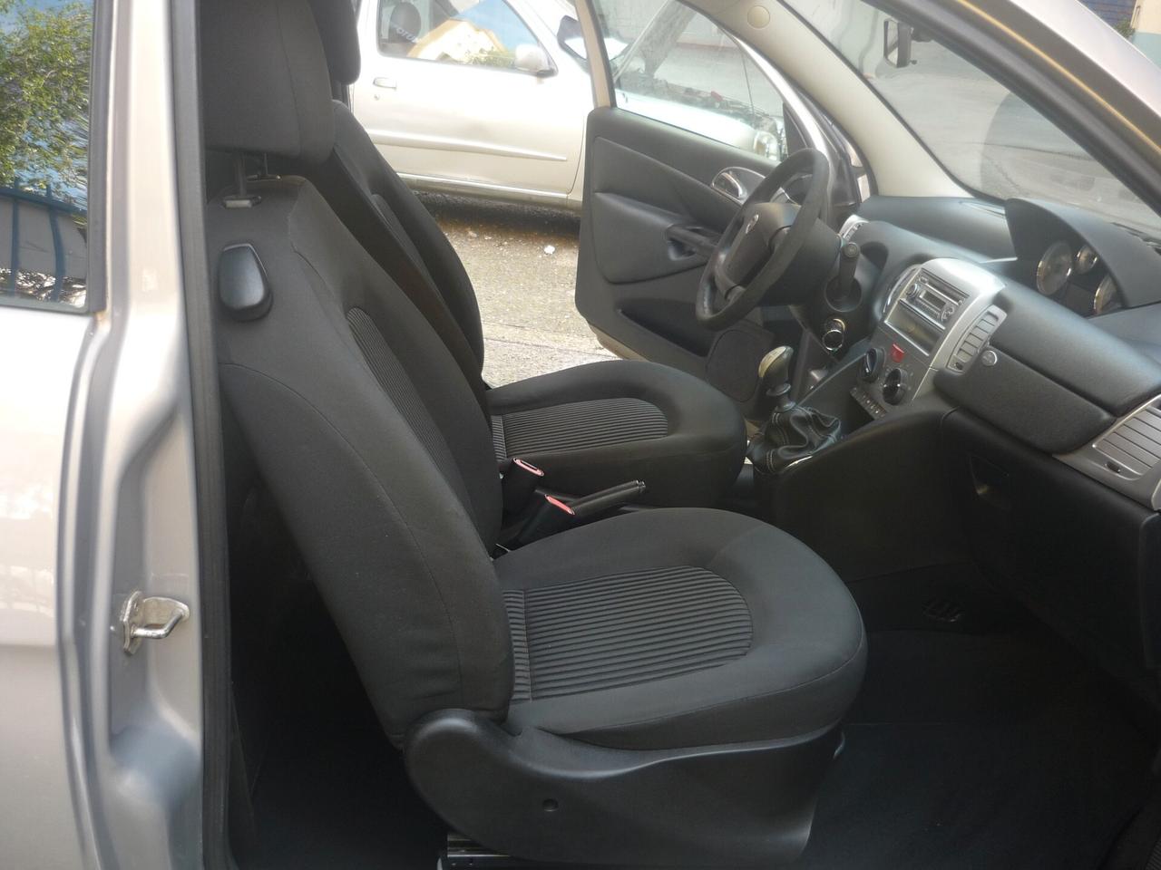 Lancia Ypsilon 1.2 69 CV Diva