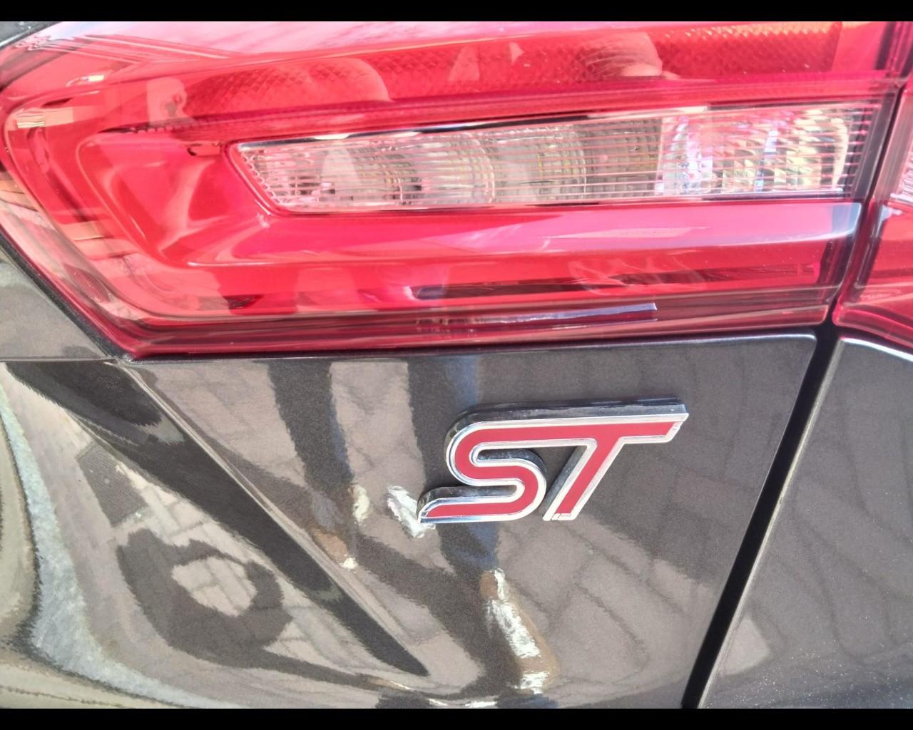 FORD Focus 4ª serie - Focus 1.0 EcoBoost Hybrid 155 CV 5p. ST-Lin