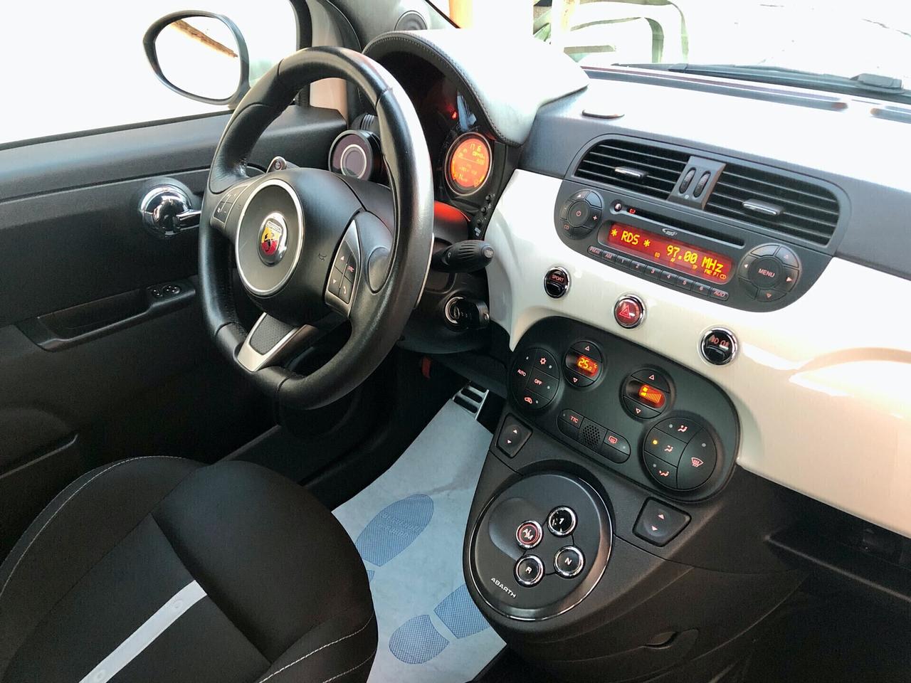 Abarth 500 C 1.4 Turbo T-Jet MTA