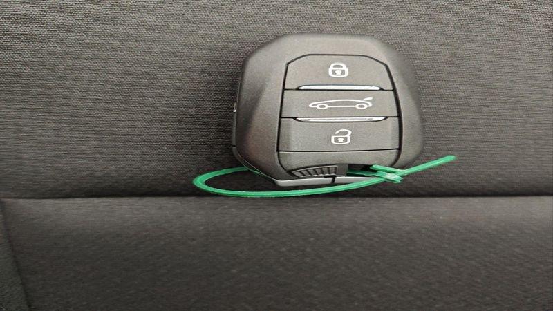 Jeep Avenger 1.2 Turbo MHEV Summit + TETTO