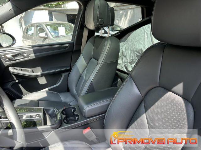 PORSCHE Macan 2.0