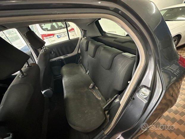 TOYOTA Yaris 2 serie Yaris 1.0 5 porte Now GPL