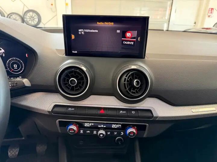Audi Q2 35 TFSI Identity Black S line