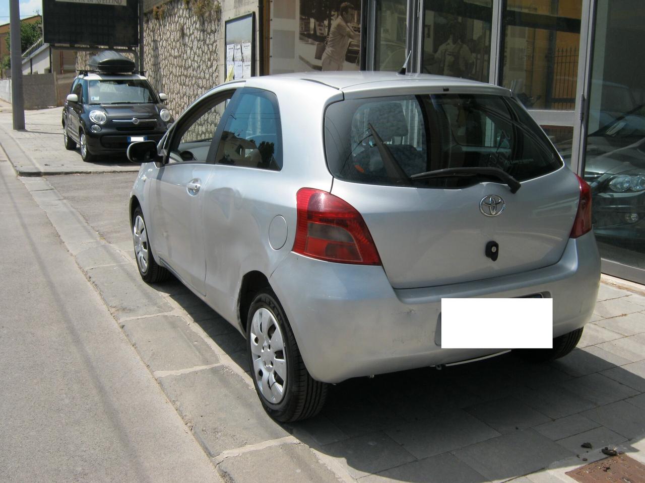 Toyota Yaris 1.0 3 porte