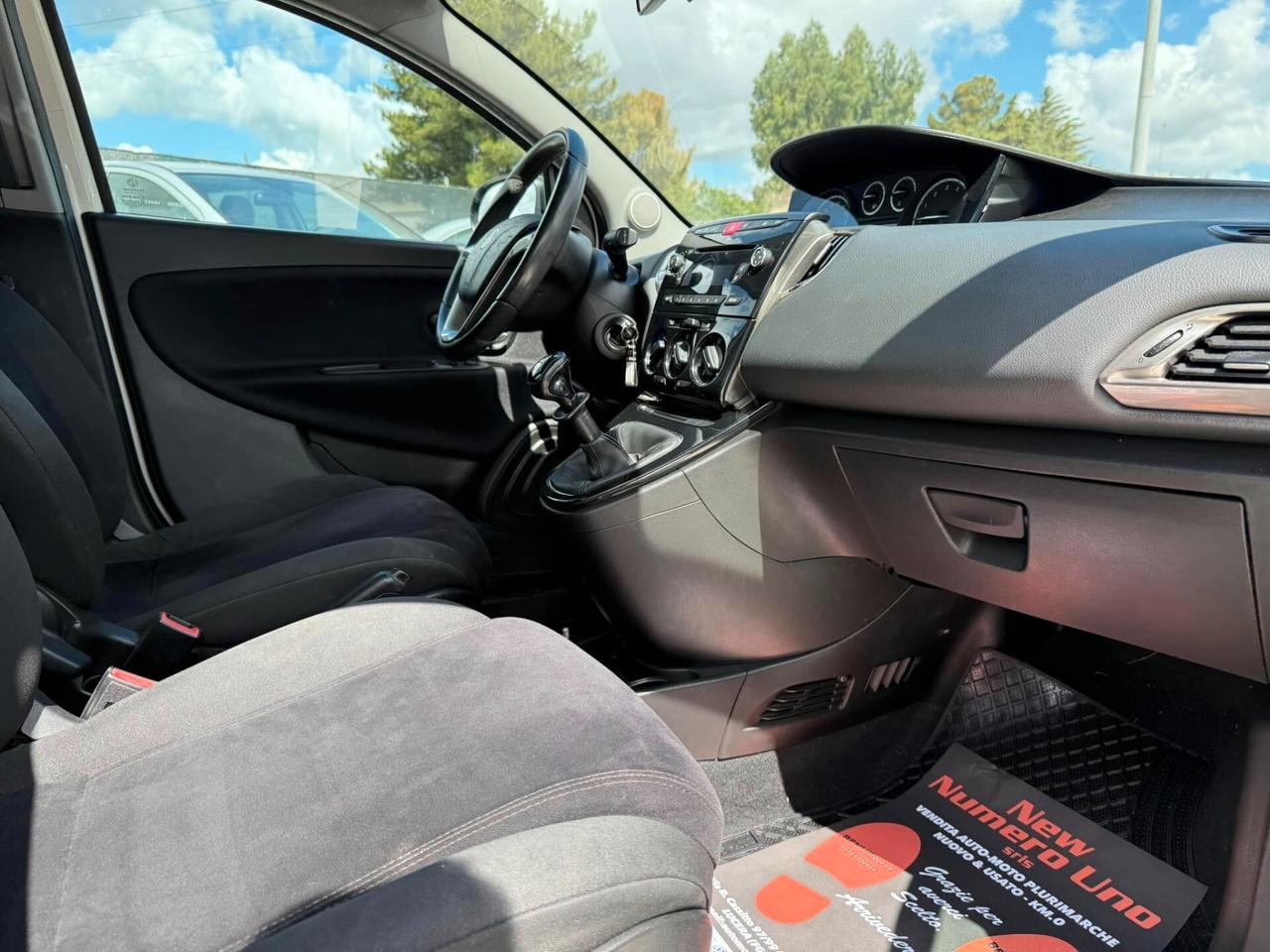 Lancia Ypsilon 1.2 69 CV 5P Gold 2015