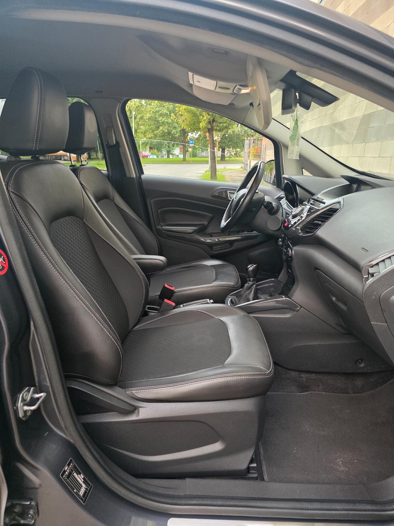 Ford EcoSport Titanium neopatentati euro6