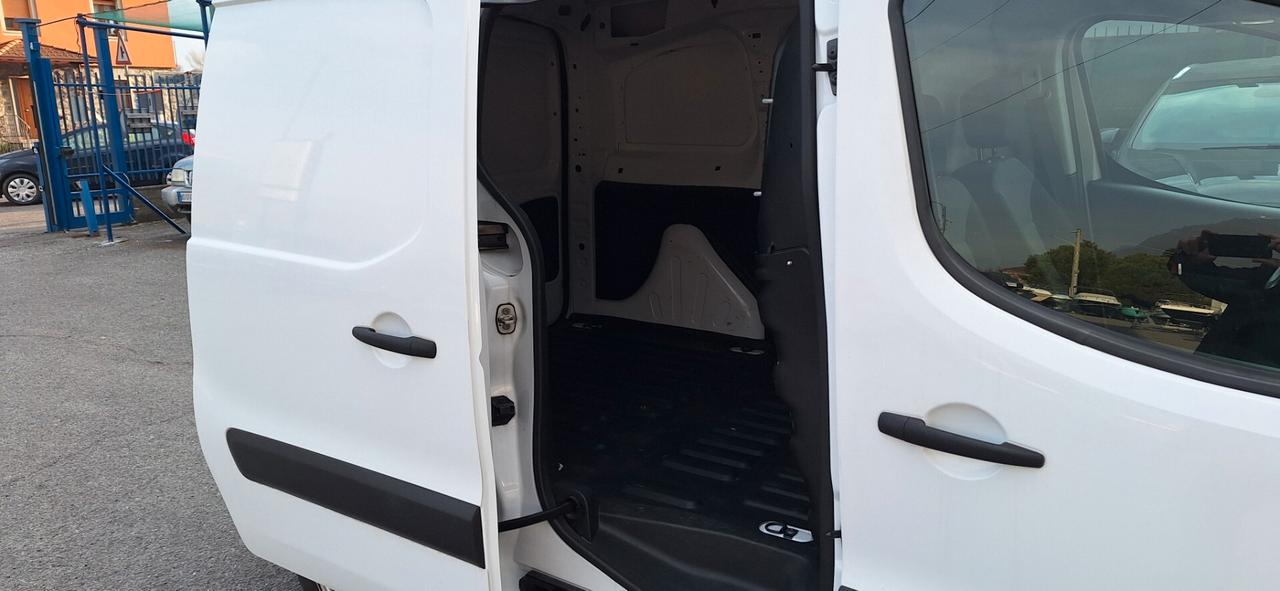 Peugeot Partner BlueHDi 100 L1 Pro 3 POSTI