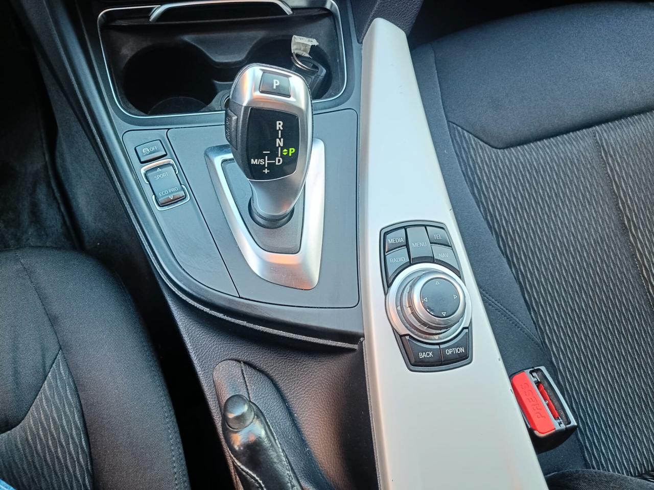 Bmw 320 320d Efficient Dynamics Touring Business Advantage aut.