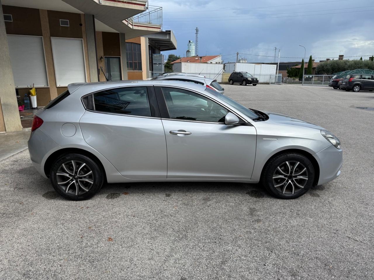 Alfa Romeo Giulietta 1.6 JTDm-2 105 CV