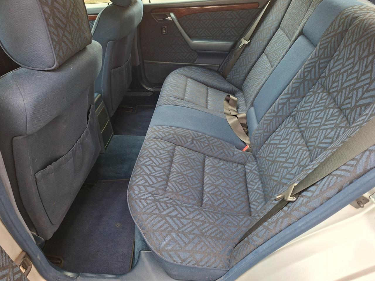 Mercedes-benz C 200 Elegance *UNICO PROPRIETARIO*