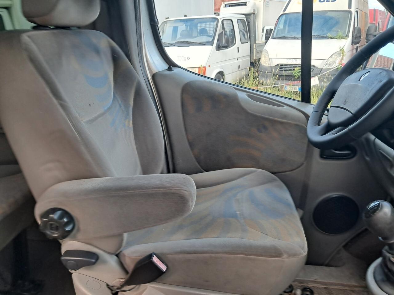 TRAFIC 2.5 DCI 140CV