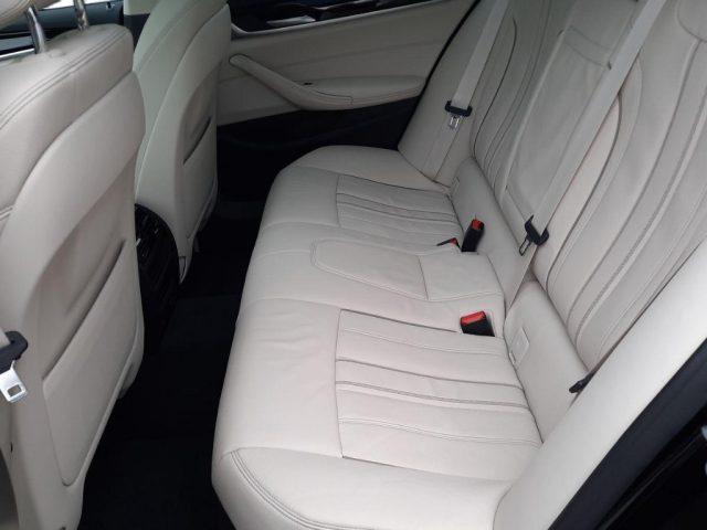 BMW 530 e xDrive Touring Business Aut. + Tetto apr.