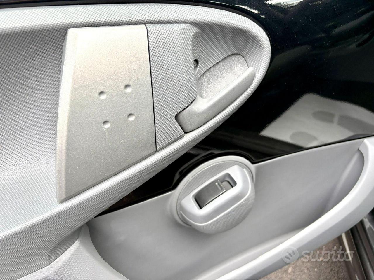 PEUGEOT 107 1.0 BENZINA Allure 5p NEOPATENTATI