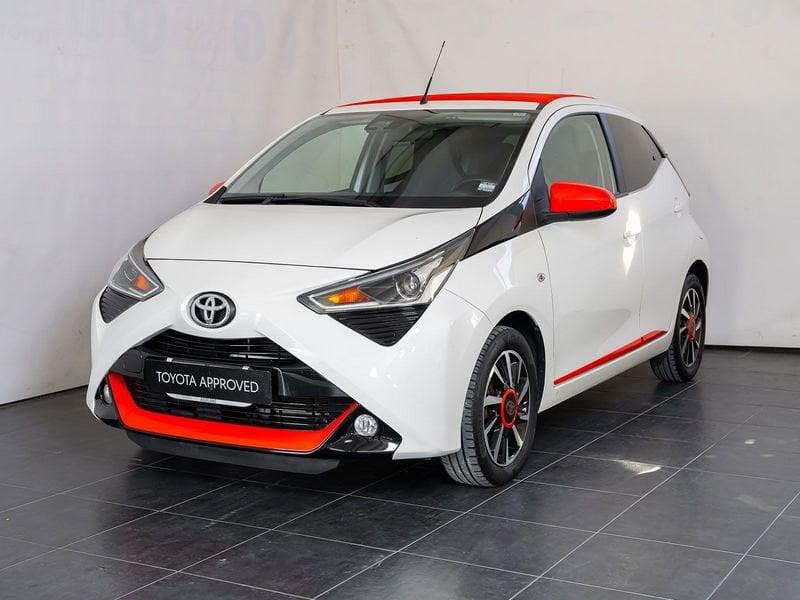 Toyota Aygo Connect 1.0 VVT-i 72 CV 5 porte x-wave orange