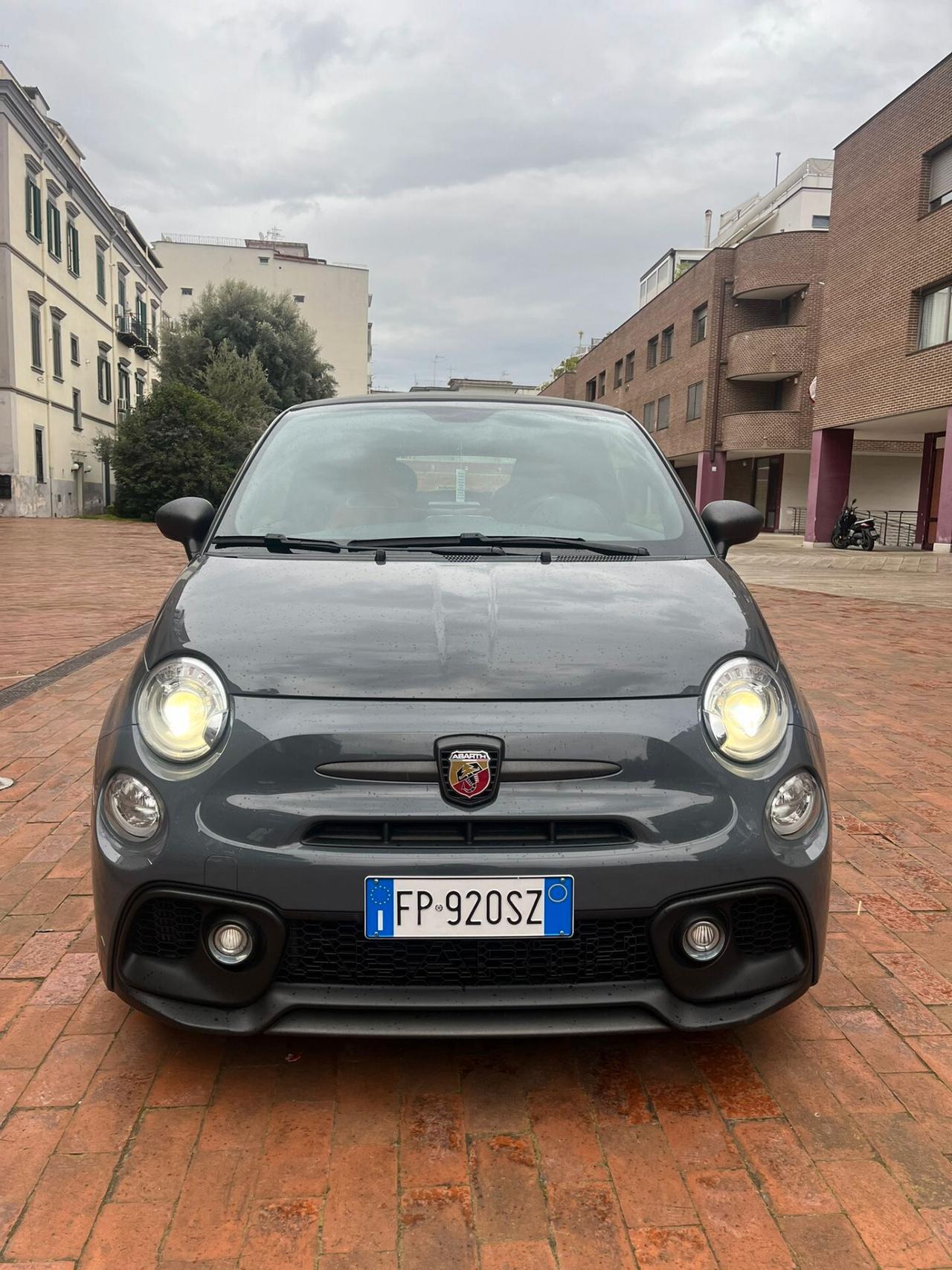 Abarth 595 C Cabrio 1.4 Turbo T-Jet 180 CV Competizione