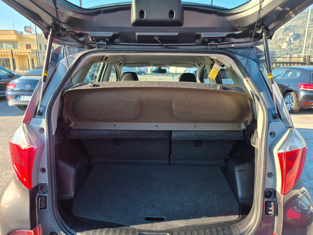 Toyota Verso-S 1.3 MT