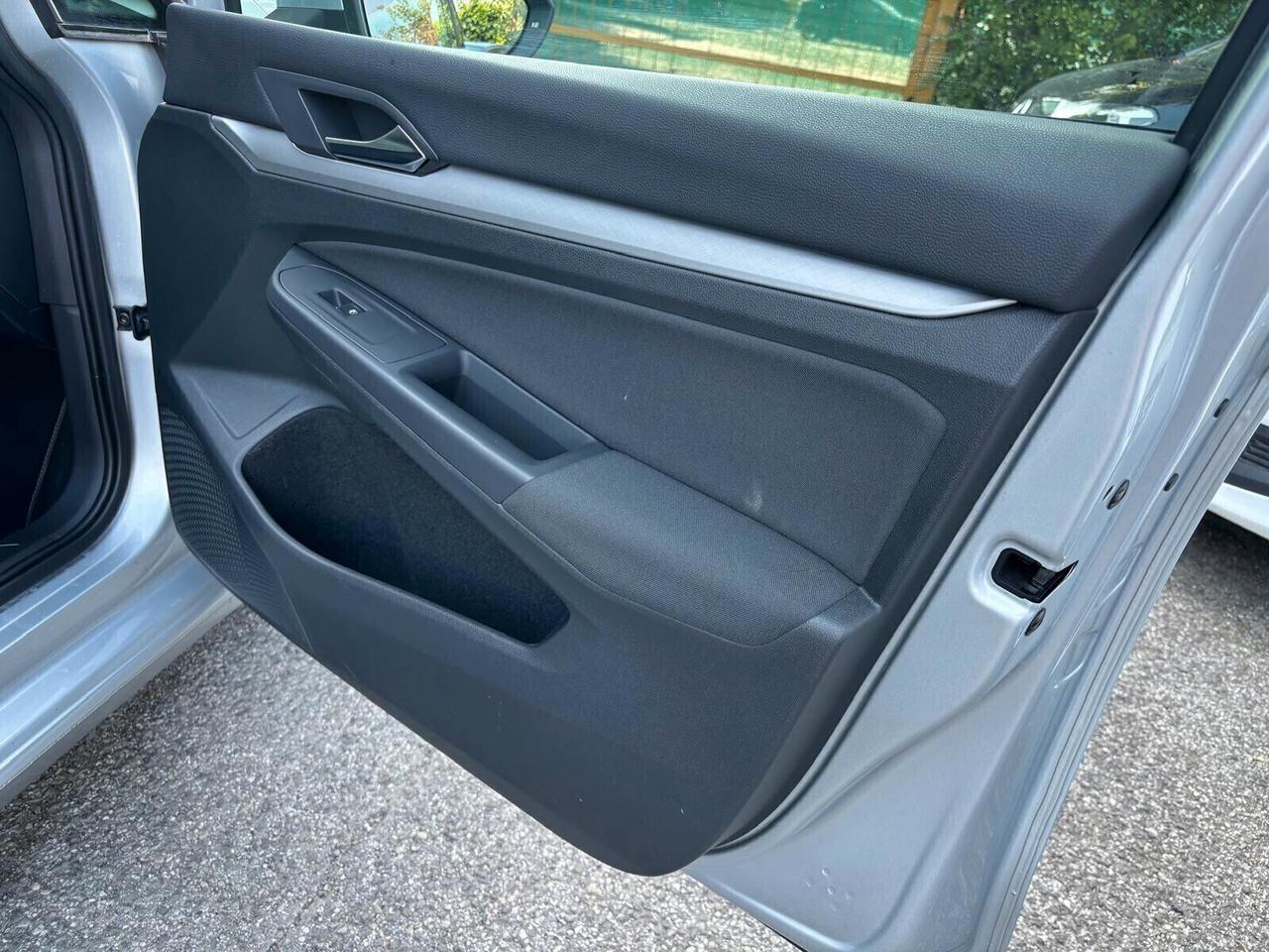 Volkswagen Golf 2.0 TDI SCR Style OK Neopatentati