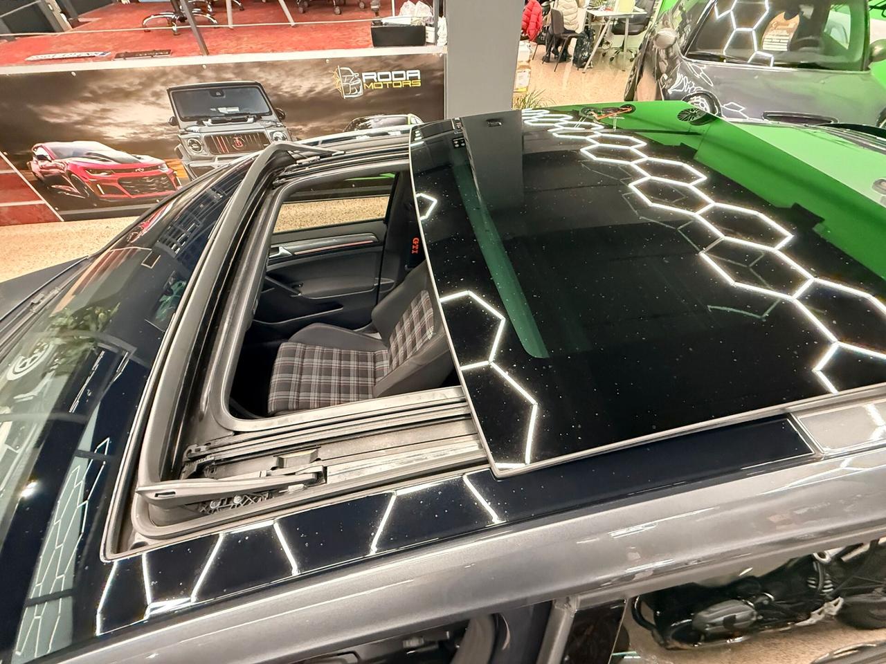 Volkswagen Golf GTI PERFORMANCE TSI 230CV DSG