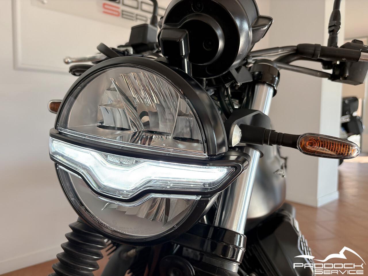 Moto Guzzi V7 IV Stone 2021 SOLO 7.818 km DA 107 EURO/MESE