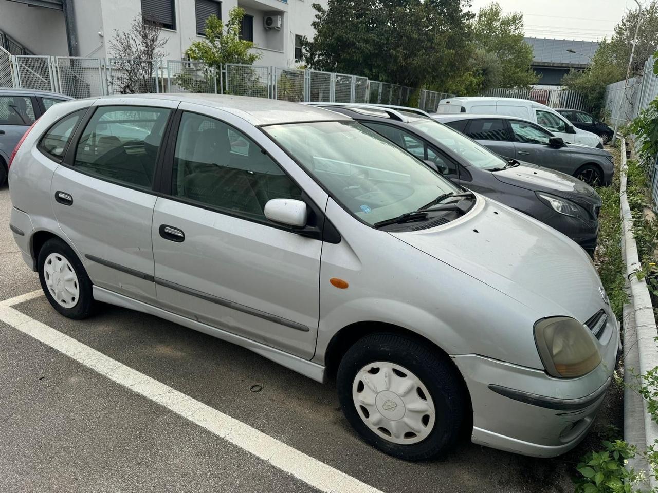 Nissan Almera Tino 1.8 16V cat 5p 114cv (84kw)