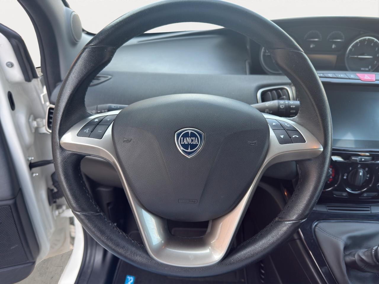 Lancia Ypsilon 1.0 FireFly 5 porte S&S Hybrid Gold - 2023