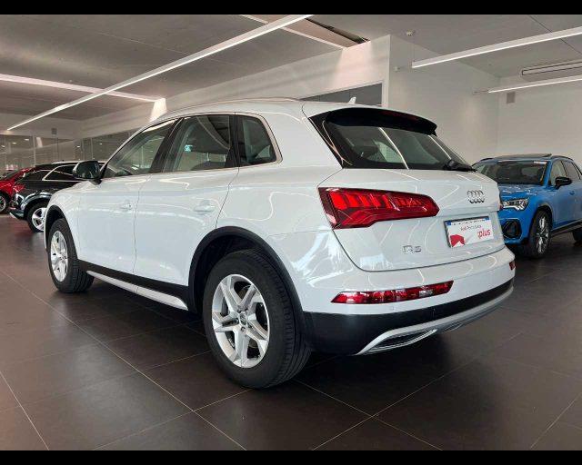 AUDI Q5 35 TDI quattro S tronic Business Design