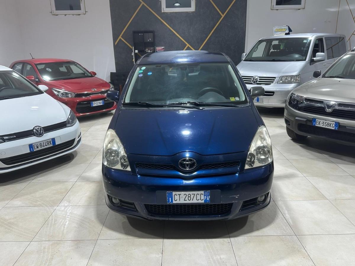 TOYOTA - Corolla - Verso 2.2 16V D-4D Sol