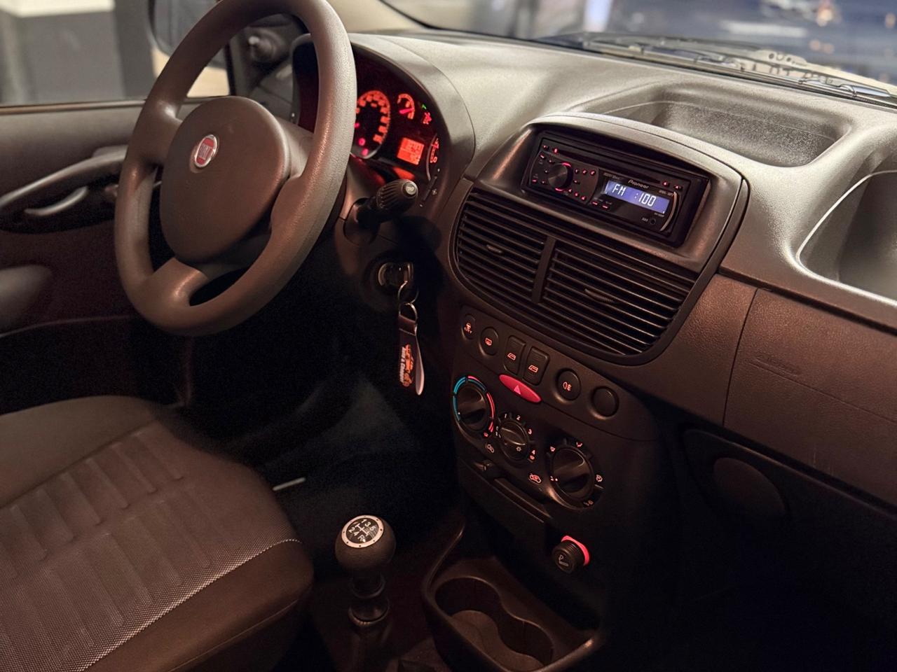 STUPENDA FIAT PUNTO CON SOLI 30.737 KM IN OTTIME CONDIZIONI