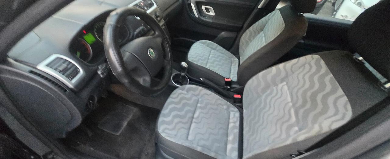 Skoda Roomster Benzina Neopatentati