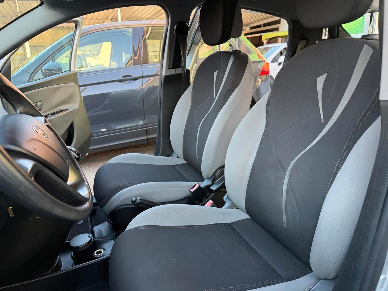 Lancia Ypsilon 0.9 TwinAir 85 CV 5 porte Metano Ecochic Elle