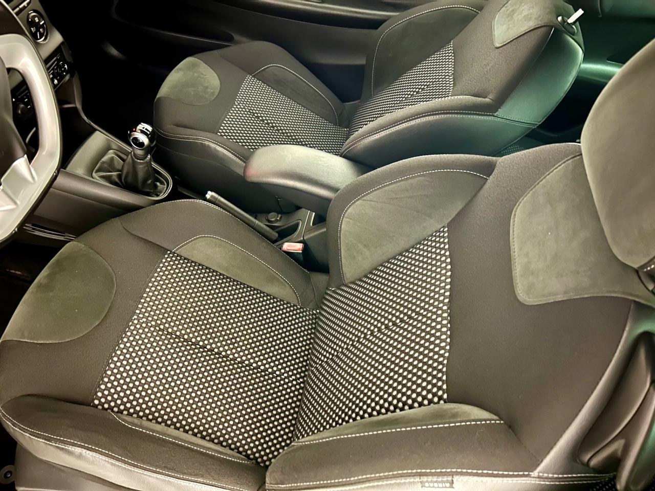 Ds DS3 3 1.4 VTi 95 Just Black