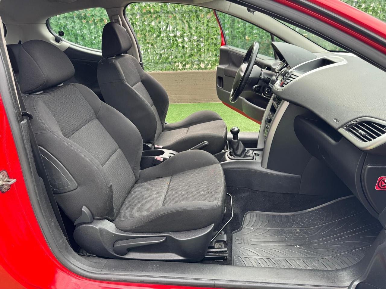 Peugeot 207 1.4 8V 75CV 3p. X Line
