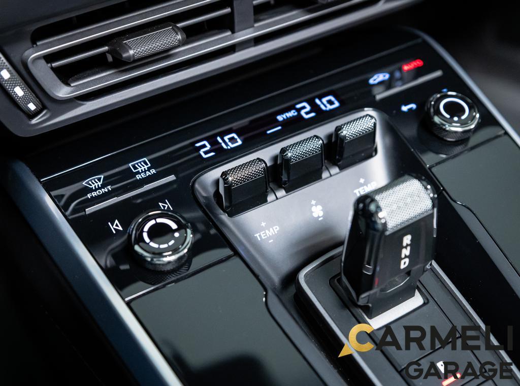 Porsche 911 Cabrio 992 TURBO S CABRIO