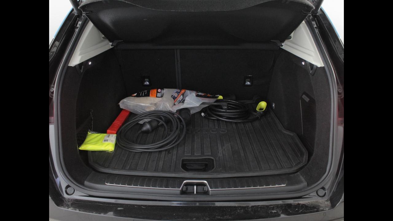 Lynk & Co 01 - 01 1.5 td phev auto