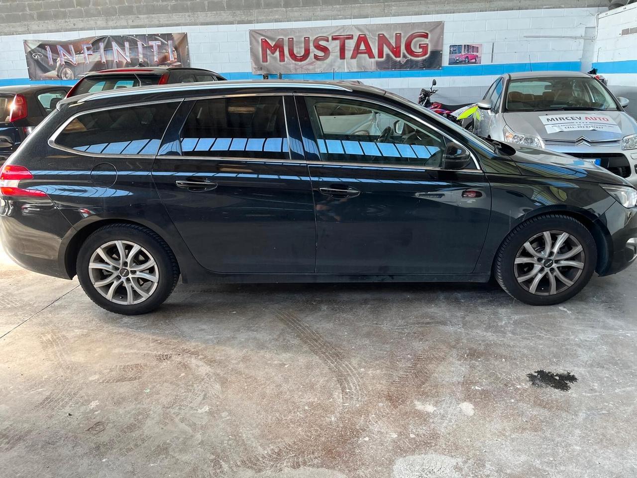 Peugeot 308 BlueHDi 120 S&S SW Business