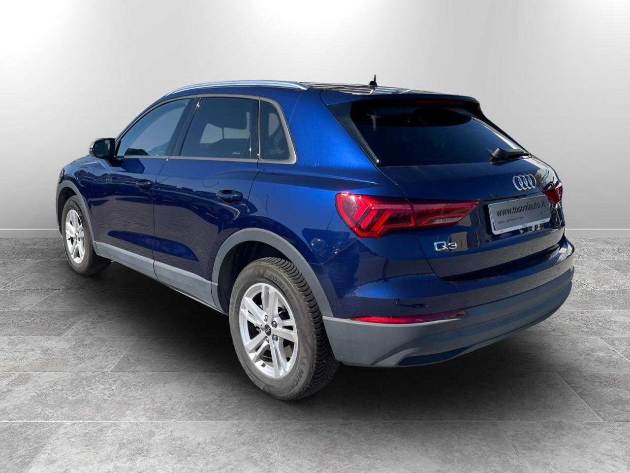 AUDI Q3 45 1.4 tfsi e Business s-tronic
