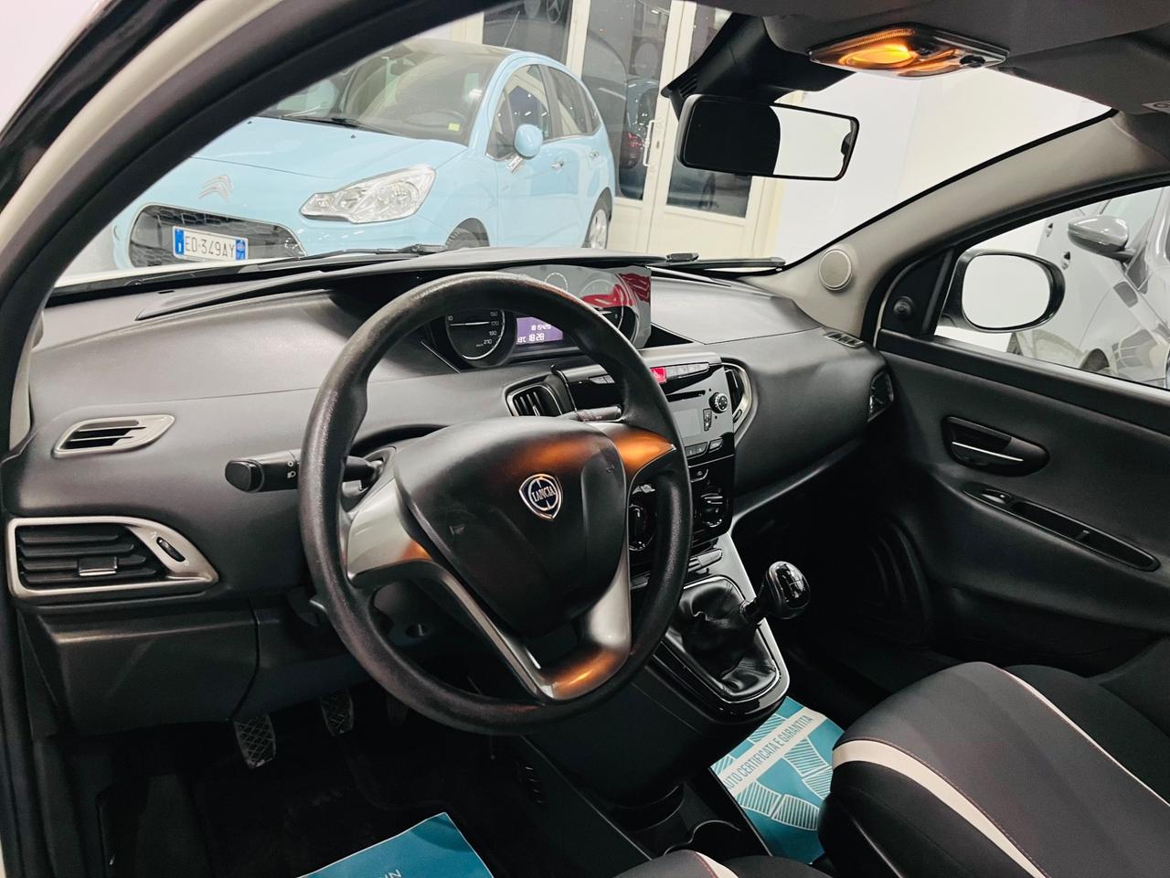 Lancia Ypsilon 1.3 MJT 95 CV Black Edition anno 2014