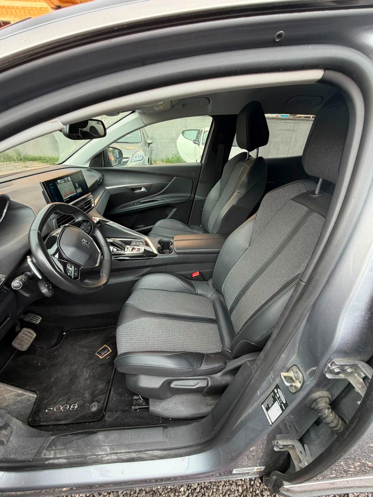 Peugeot 3008 BlueHDi 130 S&S EAT8 Allure