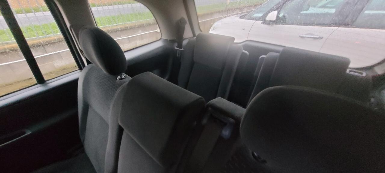 Opel Zafira 7 POSTI 2.0 16V DTI cat Comfort