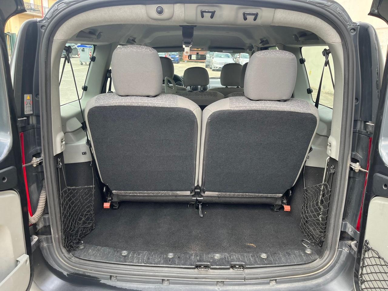 Dacia Logan MCV 1.5 dCi 7 posti Lauréate 143000 km