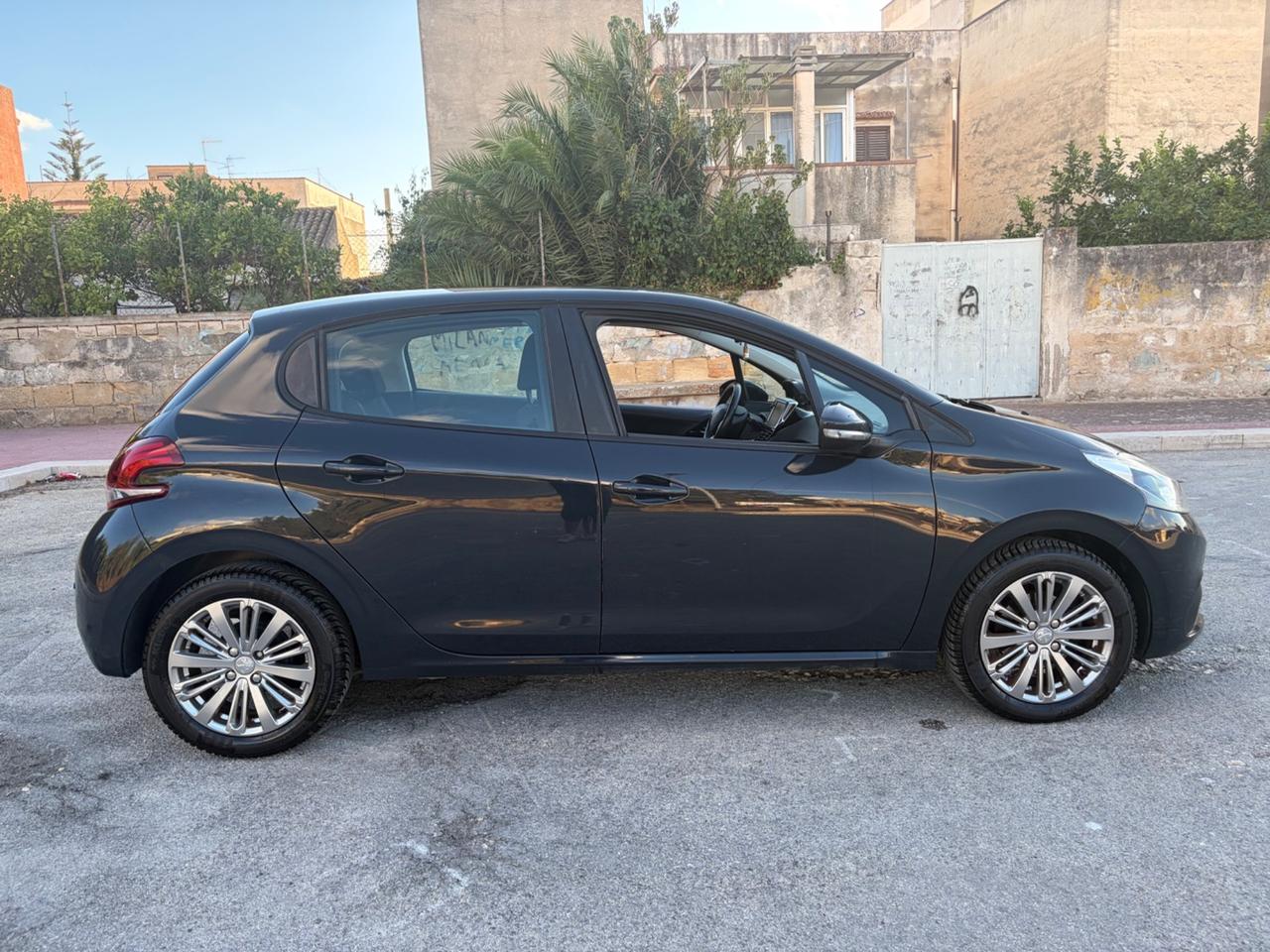 Peugeot 208 BlueHDi 75 5 porte Allure